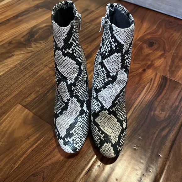 ALDO booties - Picture 5 of 8